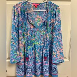Long sleeve Lilly Pulitzer top.